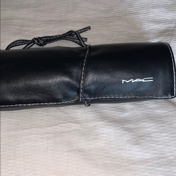 MAC Cosmetics Other - MAC COSMETICS BRUSH TRAVEL ROLL UP